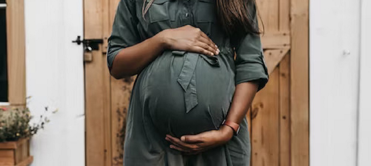 Woman experiencing early pregnancy discharge